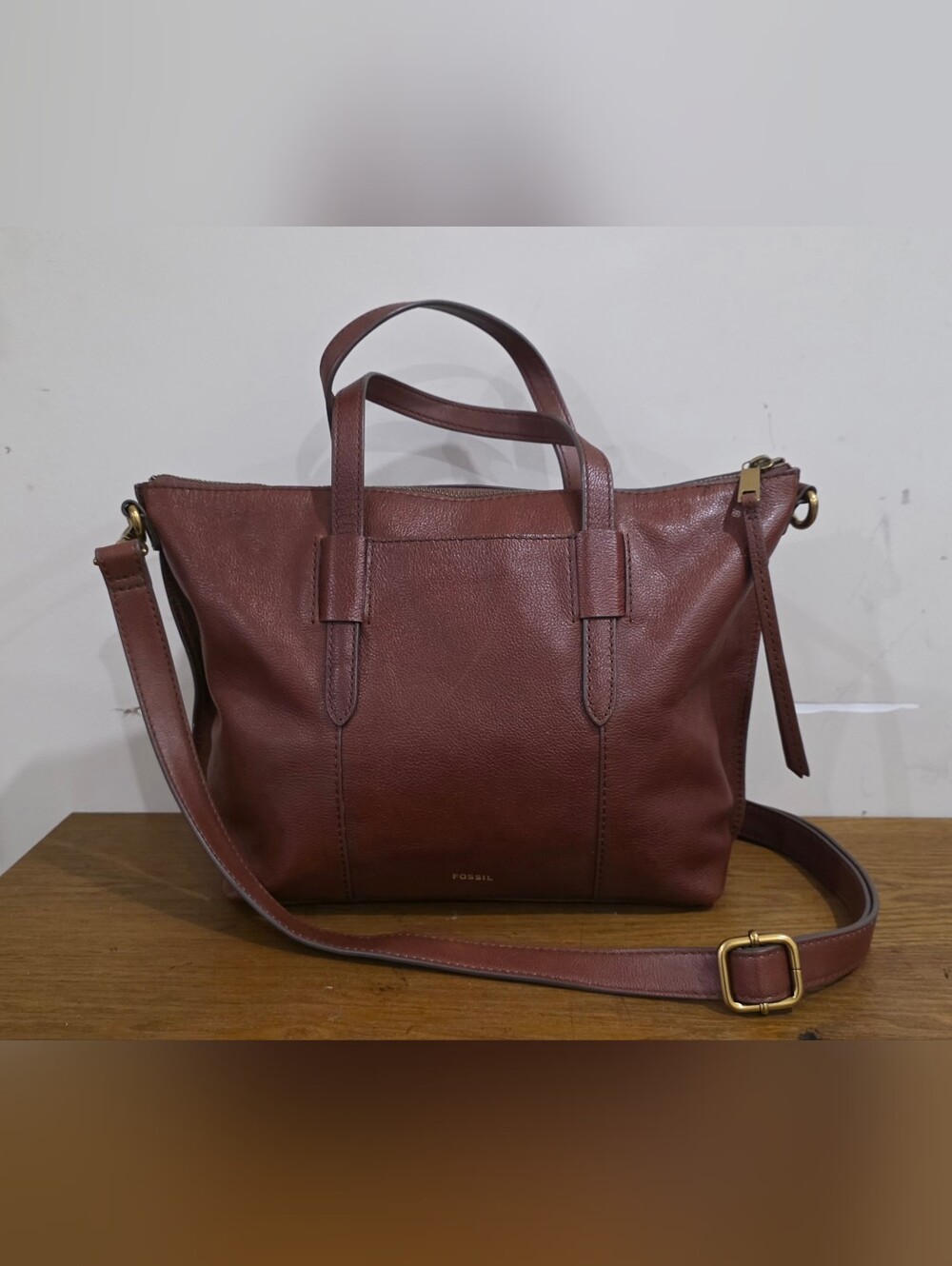 Like new!Fossil Brown Pebbled Leather Crossbody Bag